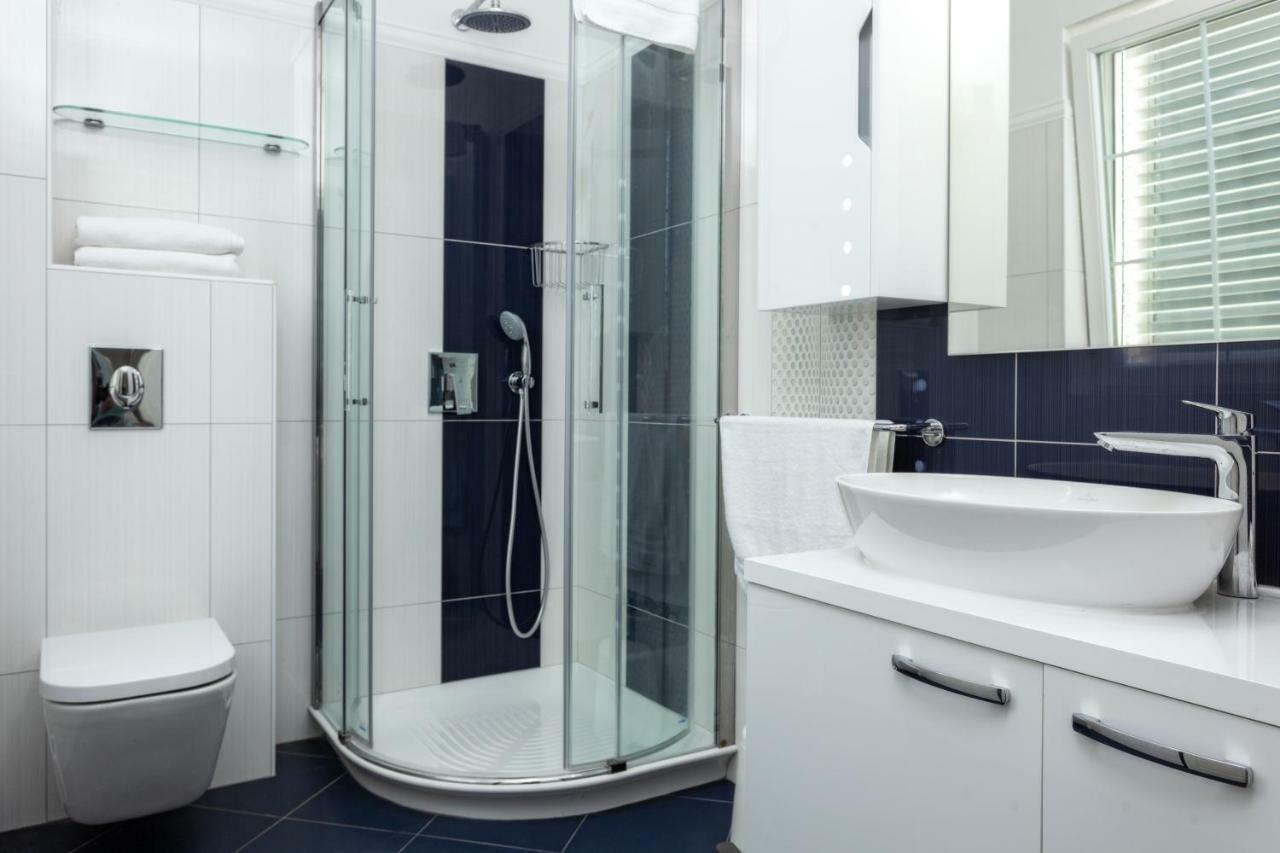 Deluxe Apartments Vila Carissa Malinska Bagian luar foto