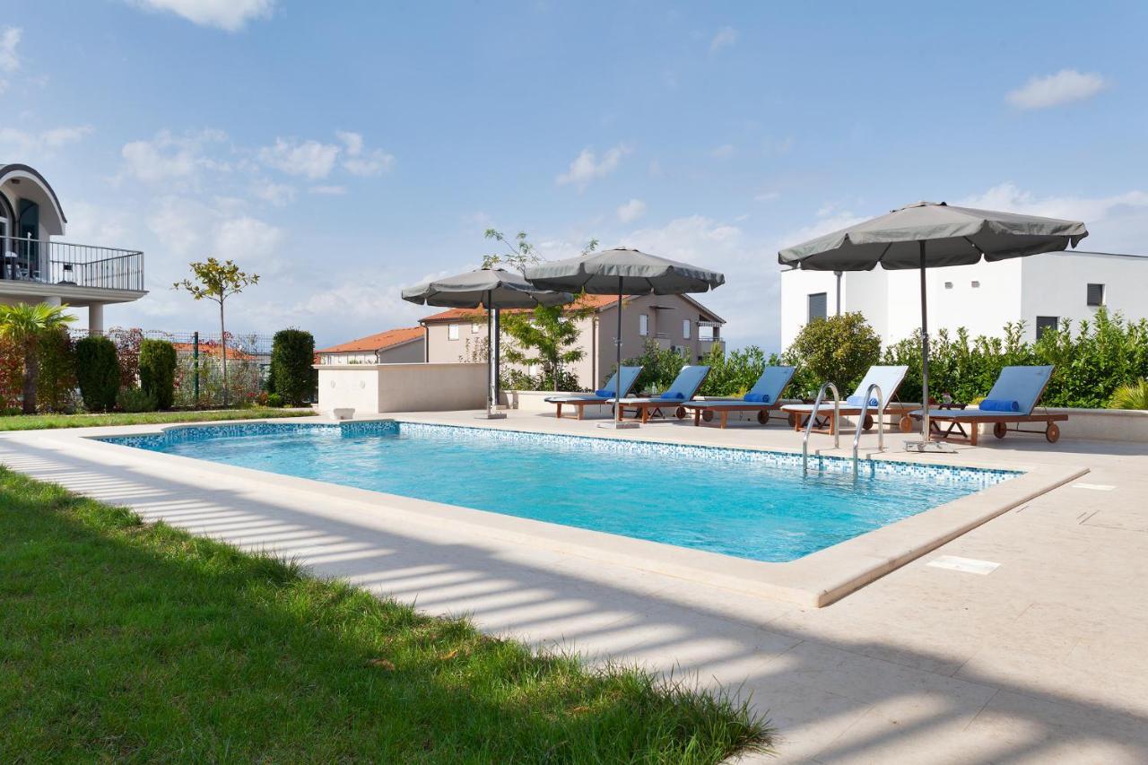 Deluxe Apartments Vila Carissa Malinska Bagian luar foto