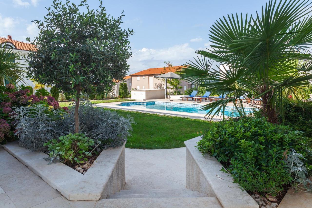 Deluxe Apartments Vila Carissa Malinska Bagian luar foto